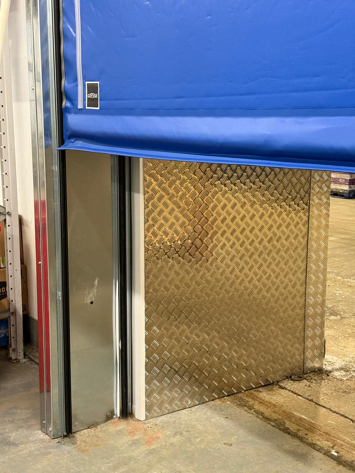 AUTO FREEZER door guides